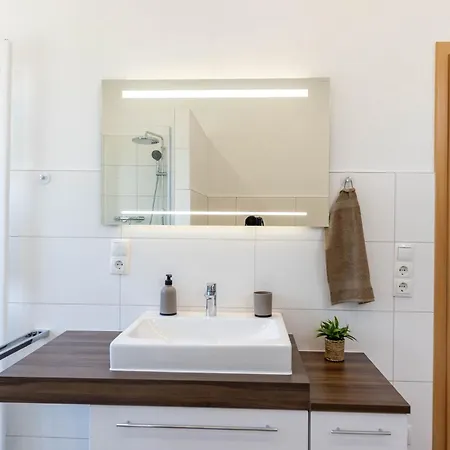 Rheinland - Stilvolle, Moderne Mit Kostenfreiem Wlan Und Parkplatz Apartment Andernach