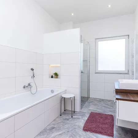 Rheinland - Stilvolle, Moderne Mit Kostenfreiem Wlan Und Parkplatz Apartment